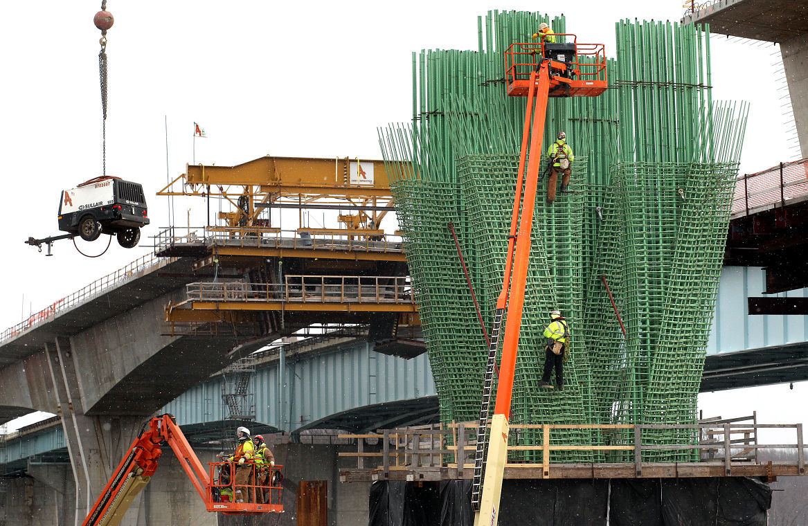Dresbach bridge construction
